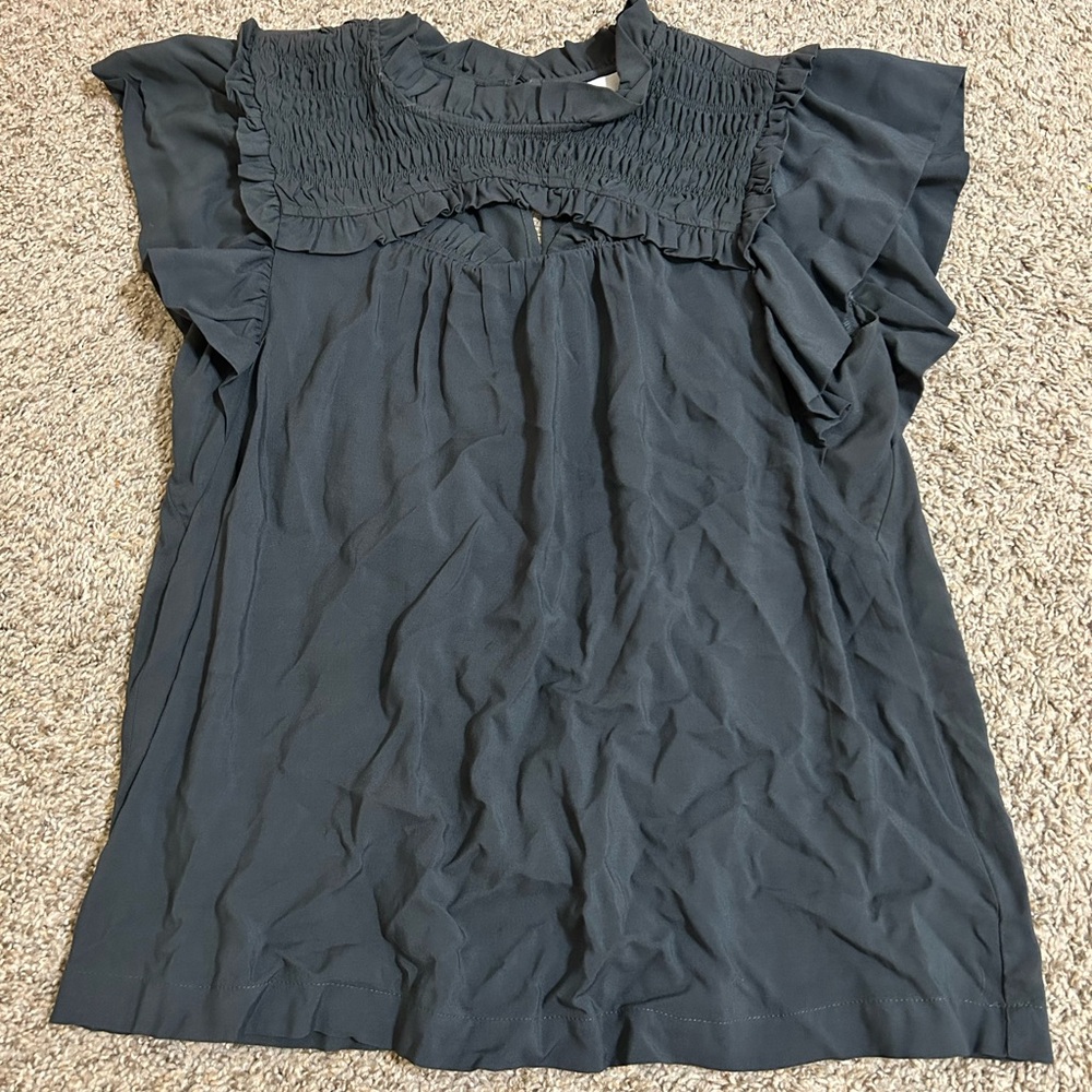 Dear John Gray Smocked Ruffle Short Sleeve Blouse Women's Size Medium Cut Out M